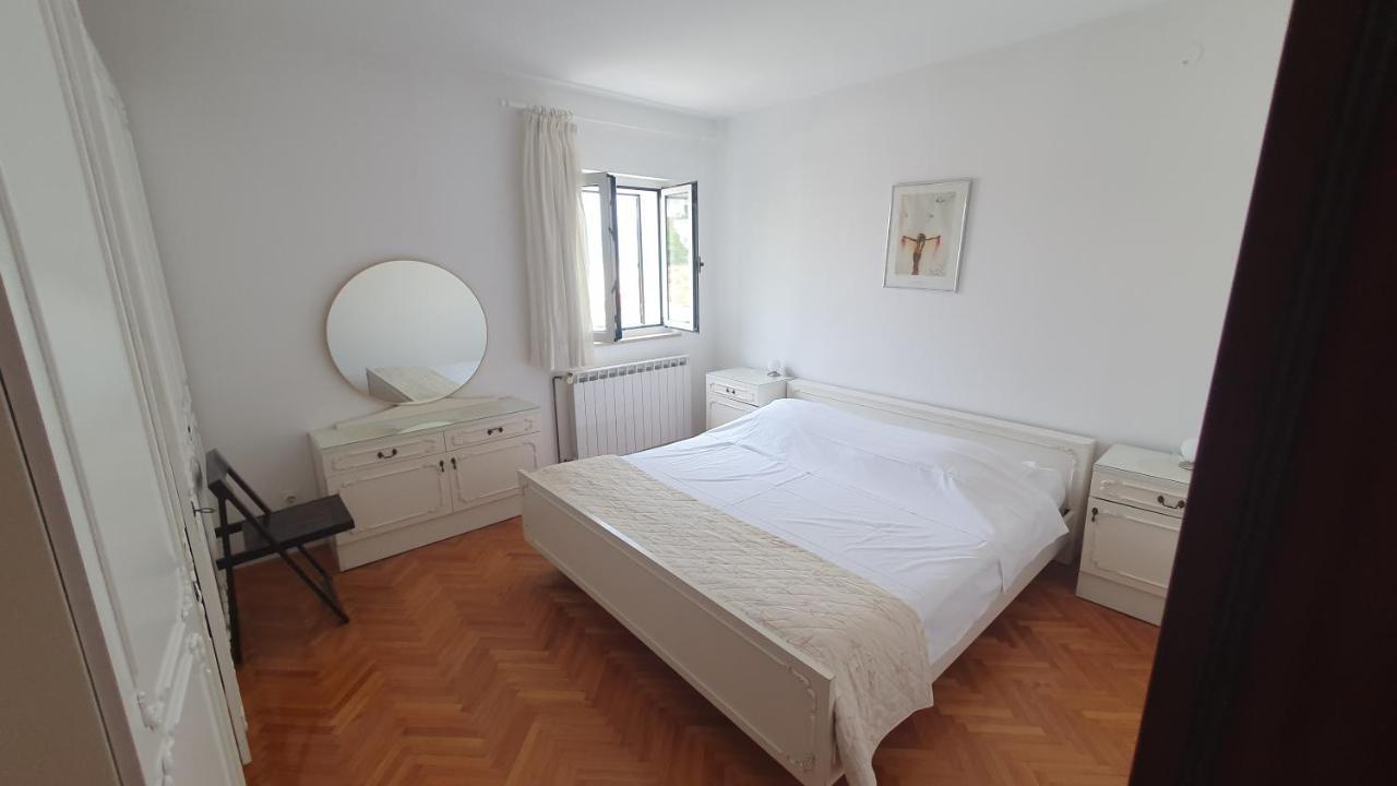 Apartment Fabijanic Pag Town Εξωτερικό φωτογραφία